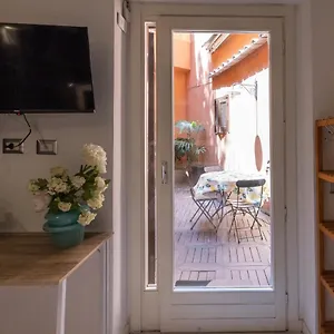 Rione Monti With Private Garden Appartamento